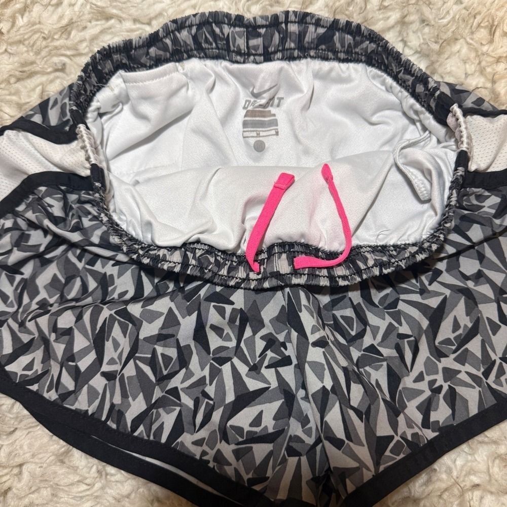Nike Women's Dri-Fit Tempo Running Shorts Size XS Small Geometric Print - Picture 8 of 9